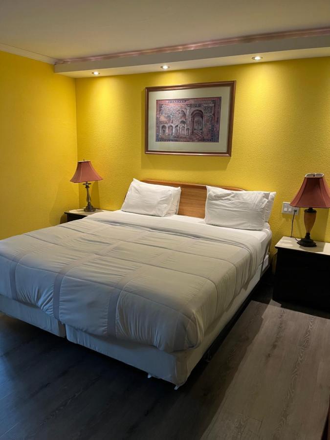 777 Motor Inn Huntington Beach Exterior photo